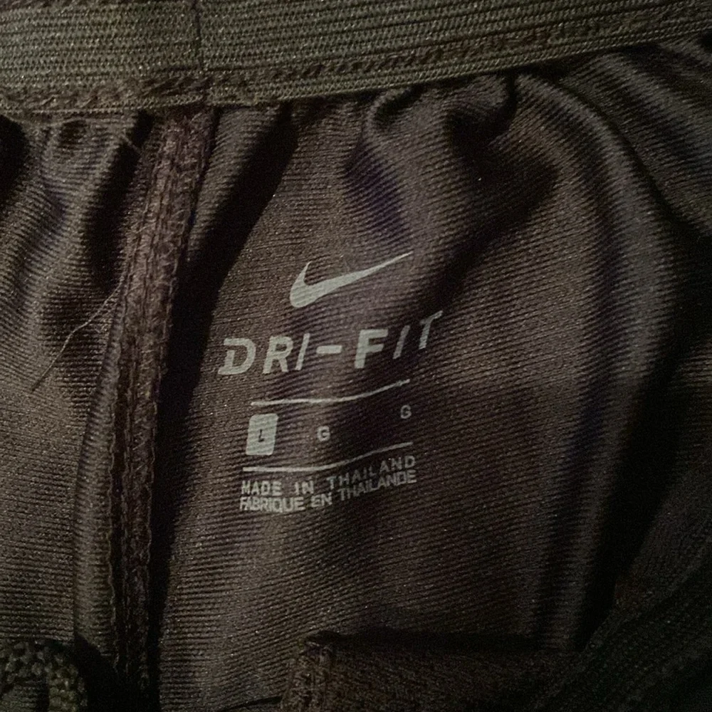 Men’s Nike shorts - Picture 2 of 3